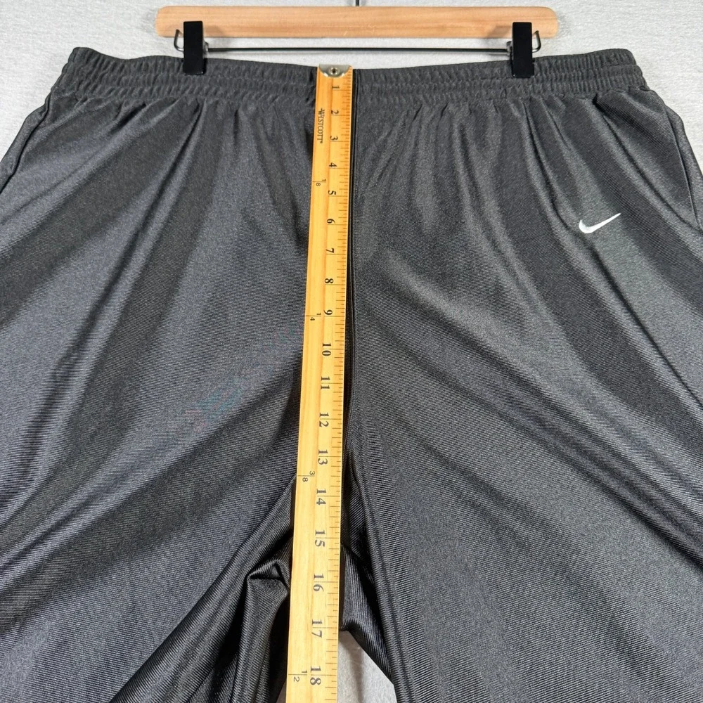 Nike Team Sacramento Kings Basketball Shorts Mens XL Black Purple Vintage 2001